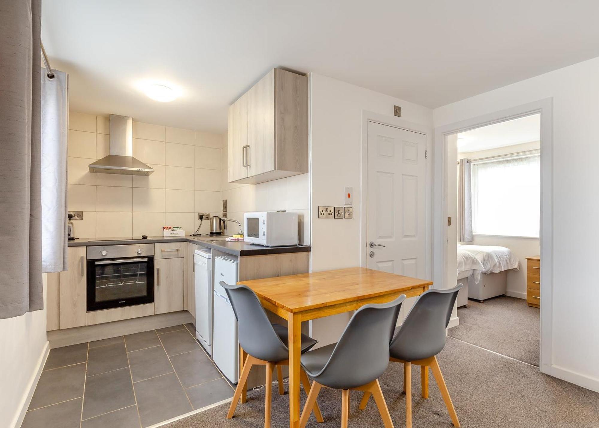 Beautiful 2-Bed Apartment In Илфракомб Екстериор снимка